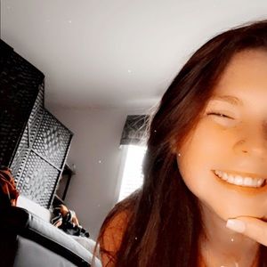 Meet your Posher, Alyssa